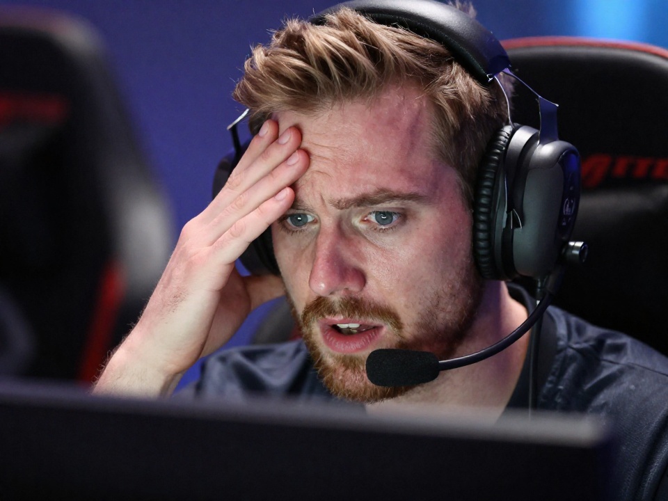 Кейс с брелками CS2