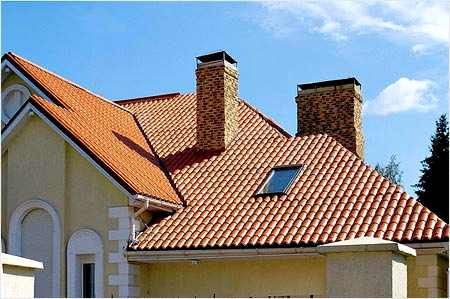 De gebruiksomstandigheden van de schoorsteen in een woonhuis beïnvloeden de kenmerken van het ontwerp en de materiaalkeuze waaruit het moet worden gemaakt